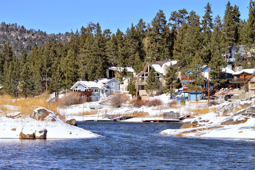 The Best Lakes to Live On in California