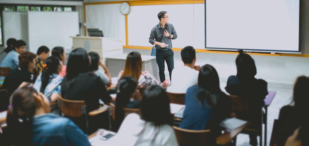 Our schools are near. Учитель у проектора. Aesteaches картинки. Classroom observation. Projector in the class.