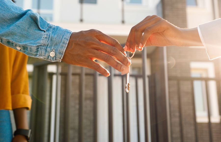 Thinking of Selling Your Home? Here's The Best Time to List a House