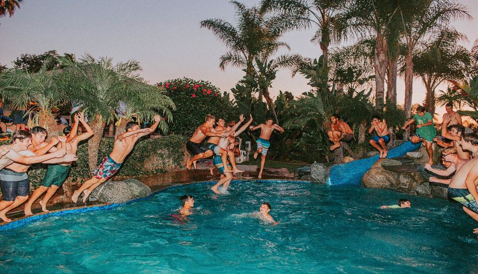 How to Throw The Ultimate End-of-Summer Party in California