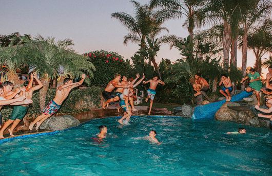 How to Throw The Ultimate End-of-Summer Party in California