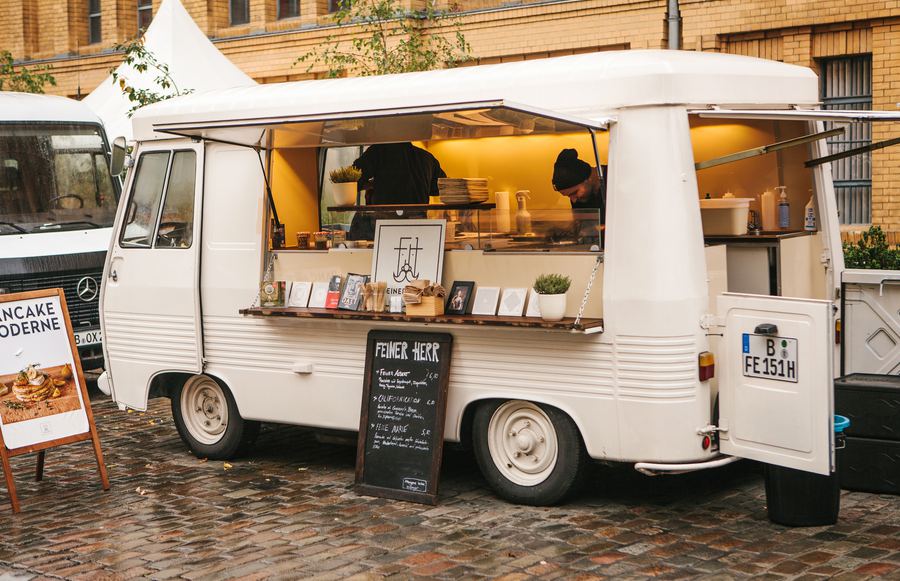 Everything You Need to Know About Having a Food Truck Wedding