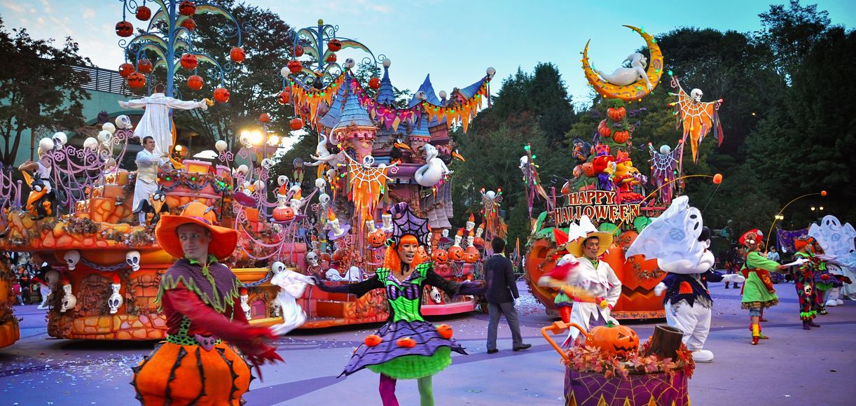 The Best California Theme Parks to Celebrate Halloween