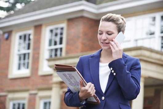 9 Common Real Estate Agent Tricks That Could Convince You to Spend More