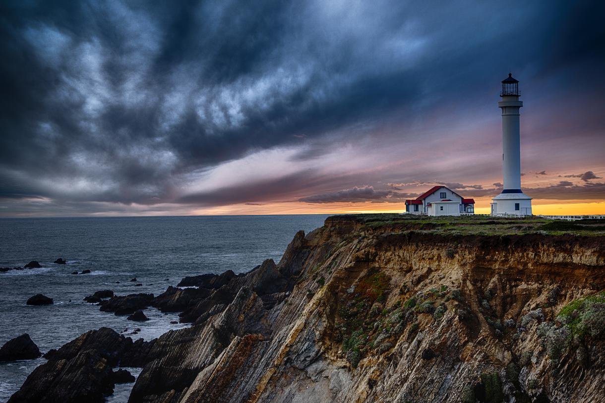 9 Coolest Lighthouses You Can Visit In California   Adobestock 181717543  9000x5996    V1220x   