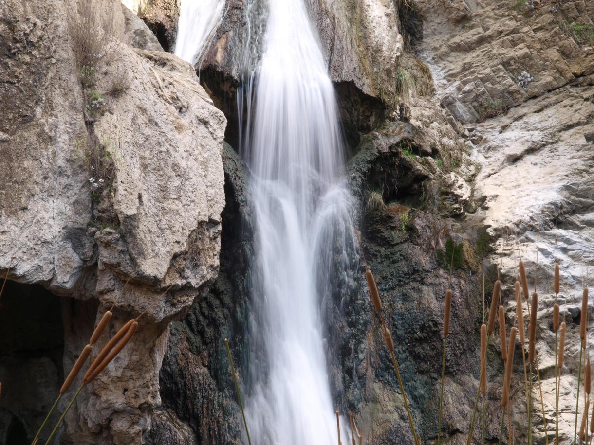 Paradise Falls via Mesa, Teepee and Moonridge Trail, California