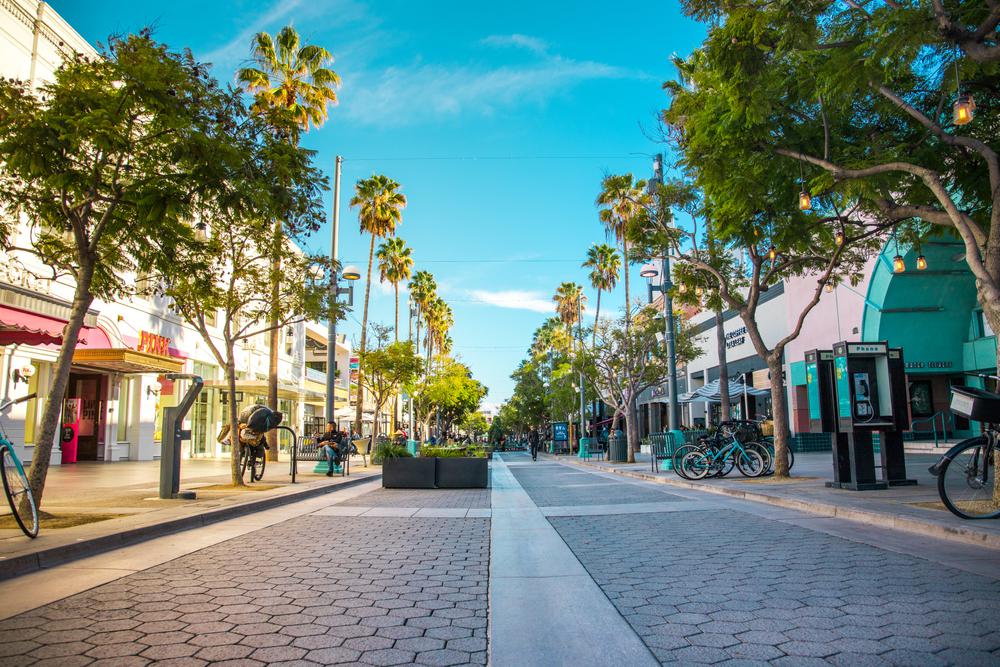 Third Street Promenade, Santa Monica, CA - California Beaches