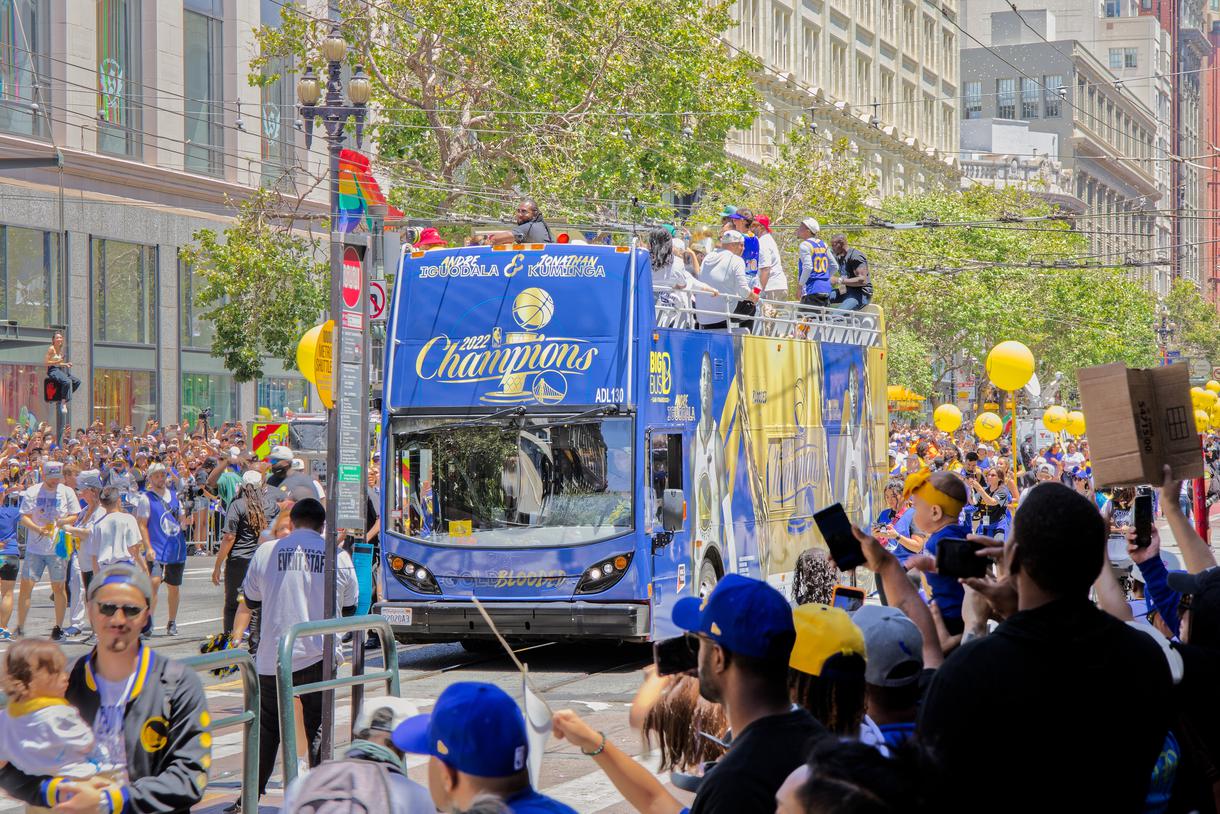 Rams fans cheer Super Bowl champs at LA victory parade – WANE 15