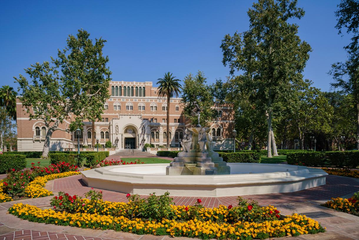 The 9 Most Beautiful Greek Rows in California’s Universities