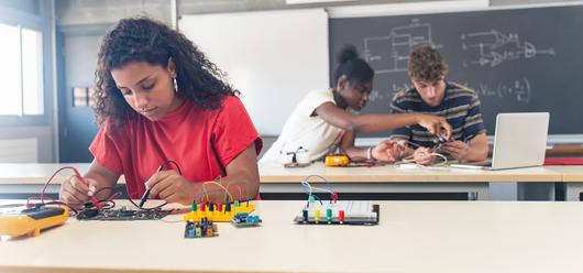 Discovering Excellence: Top High Schools Near Santa Cruz, California