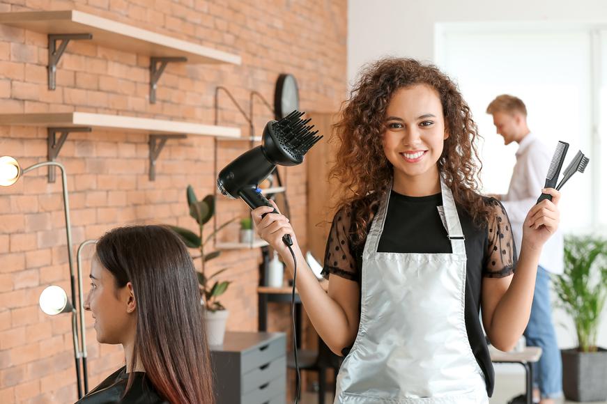 Picking the Perfect Hair Stylist in California: Tips to Ensure a Fabulous Experience