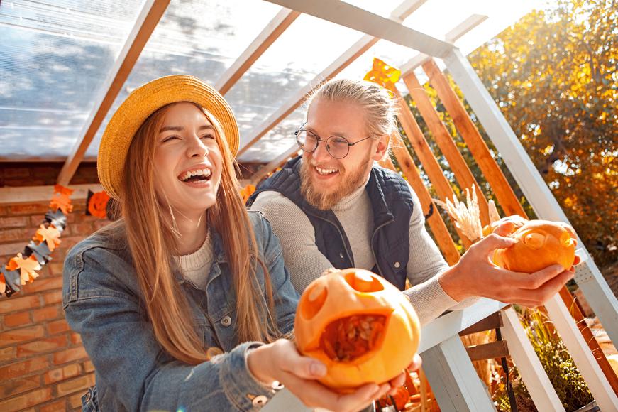Halloween Date Ideas That'll Make Staying In a Treat