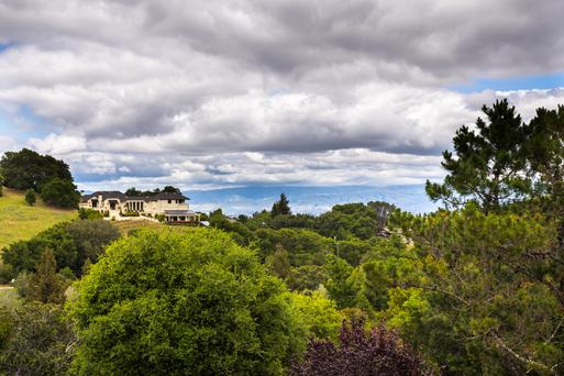Discover Saratoga's Charm: Unwind in California's Scenic Gem