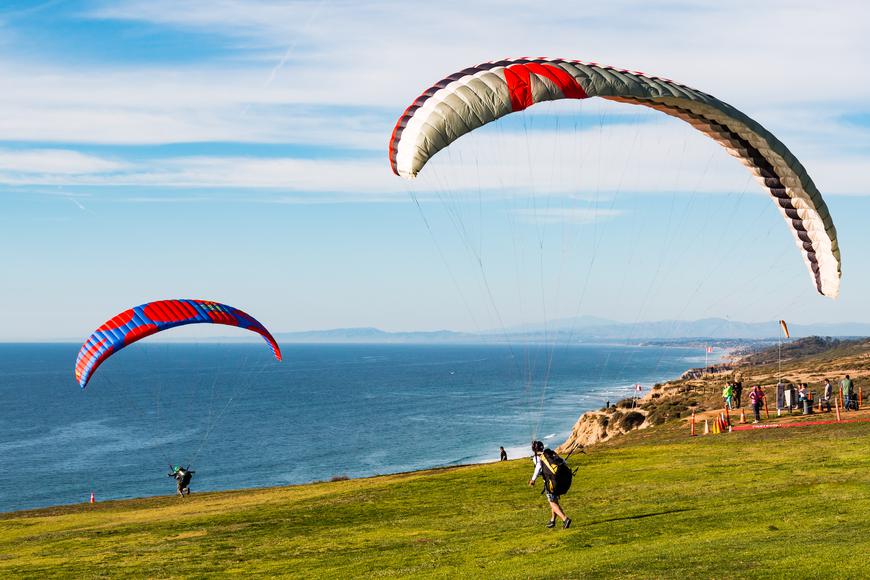 The 5 Best Places to Go Para Gliding in California