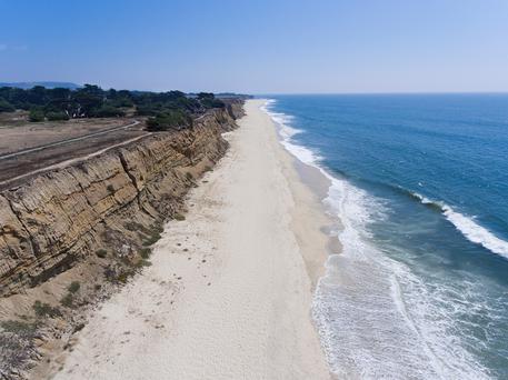 Discover Coastal Bliss: A Guide to Half Moon Bay's Nearby Stunning Beaches