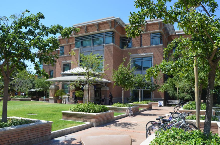 The 5 Best Colleges Near Valle Vista, California
