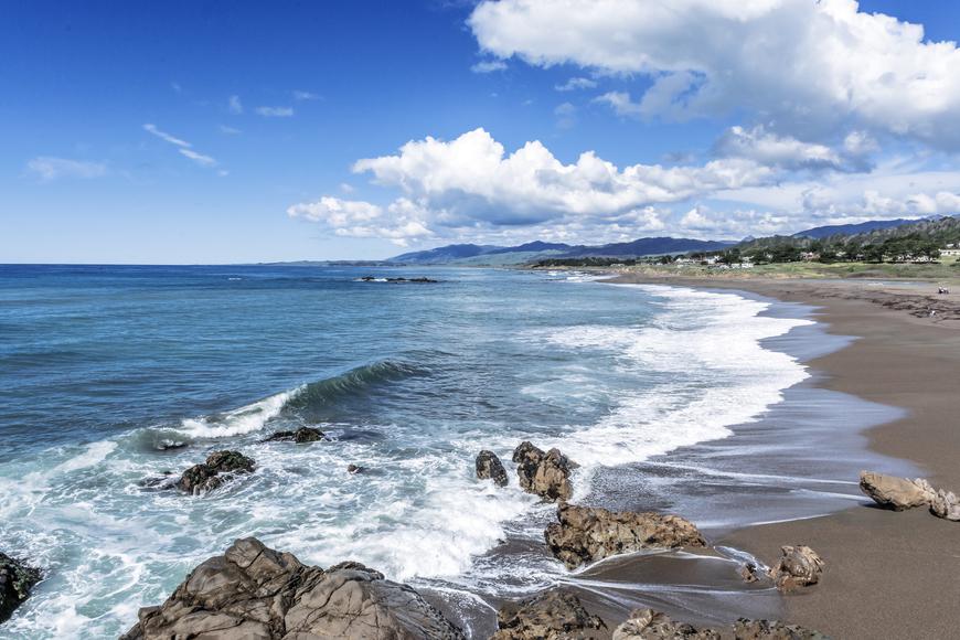 Sunshine and Sand: Your Guide to the Top 5 Beaches Near Corcoran, California