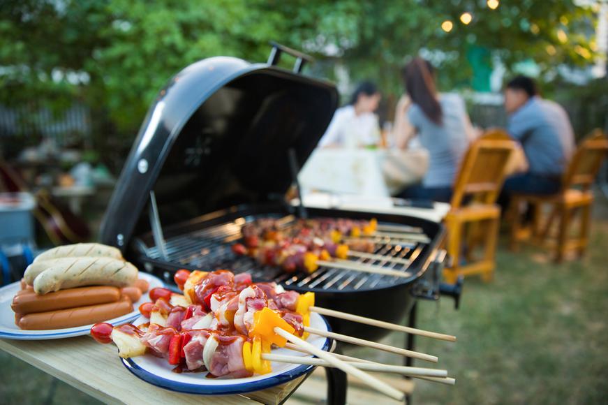 The Ultimate Guide to Throwing a California Backyard BBQ Party