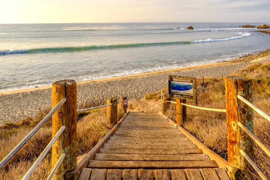 Unwind at Simi Valley's Neighboring Beaches: Beauty, Accessibility, and History