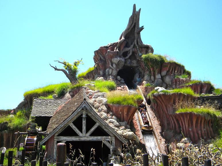 Everything You Need to Know About Disneyland's Splash Mountain