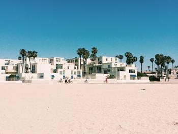 https://media.california.com/media/_versions_jpg/ca_geo/huntington_beach_california__2448x1840____v350x350__.jpg