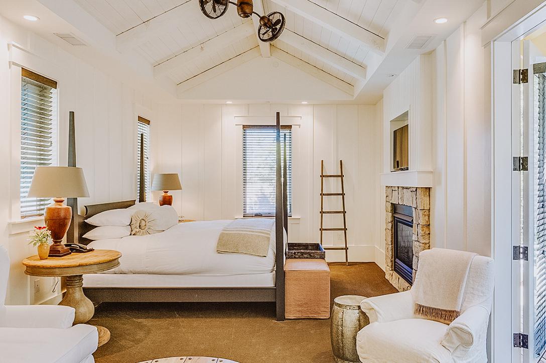 The King Deluxe rooms feature double-sided fireplaces and private patios.